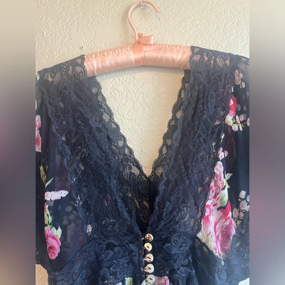 Twentyone Floral Blouse🌸 - Picture 4 of 6
